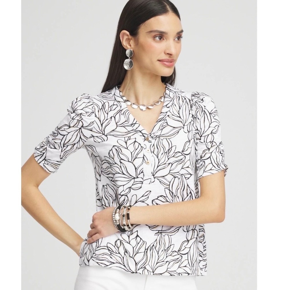 Chico's 0 White Floral Slub Splitneck Button Tee Top Small
